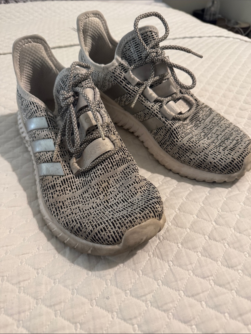 Adidas men’s 10 1/2 shoe